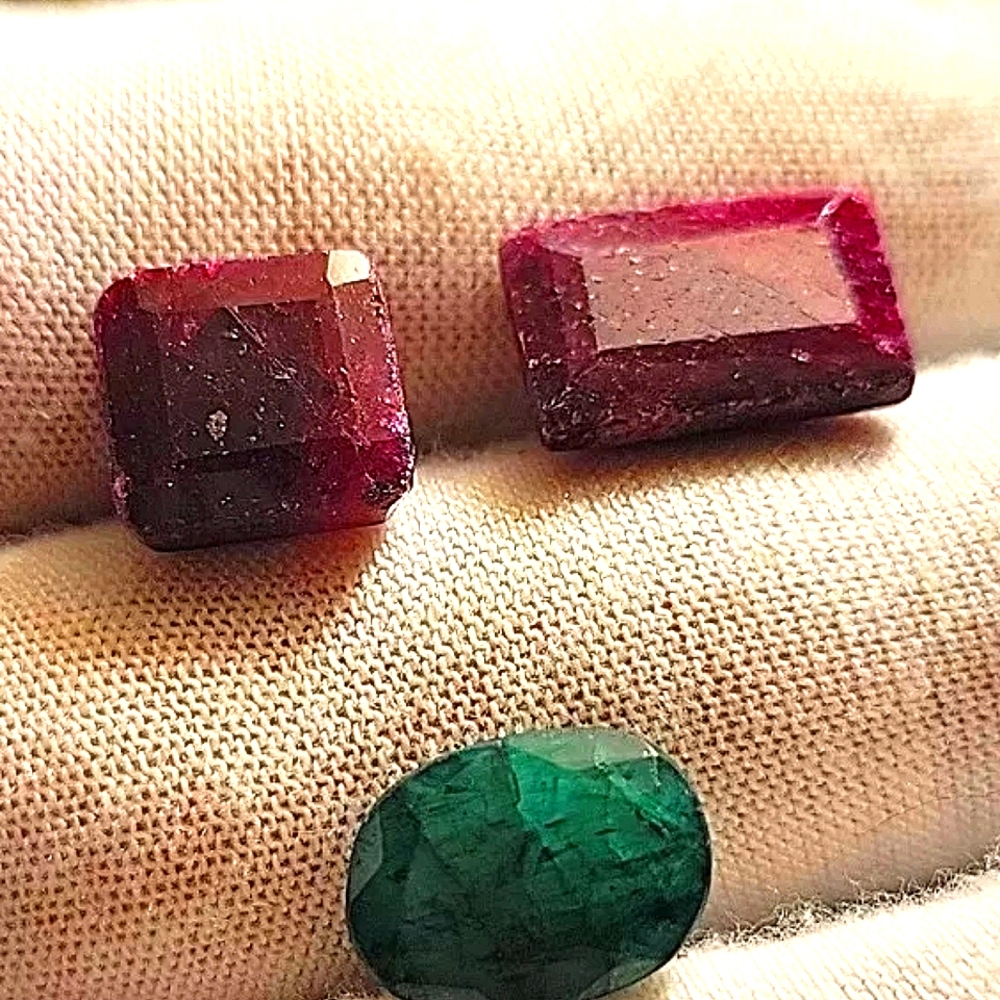 Gemstone Bundle 2pcs Ruby [27.7ctw] 1pcs Emerald … - image 1